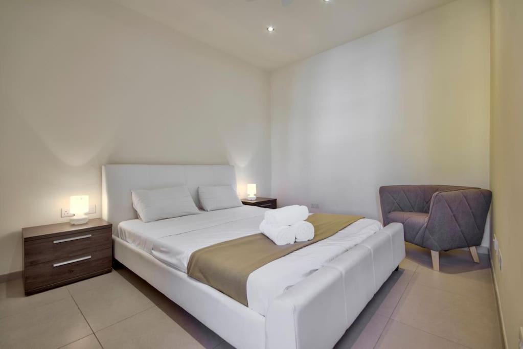 Vallettastay - Lucky Star Two Bedroom Apartment 303 Bagian luar foto